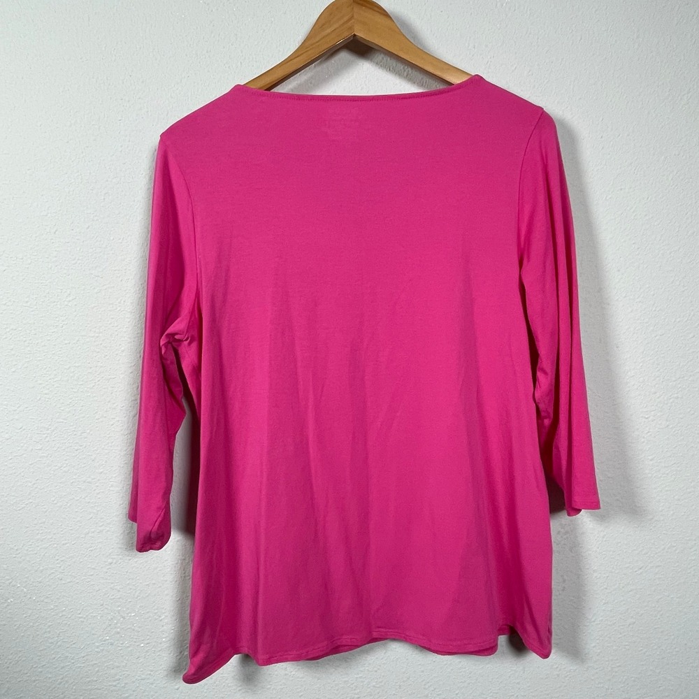 Chico's The Ultimate Tee Size 2 L Pink V-Neck 3/4 Sleeve Minimalist Barbiecore - Picture 4 of 5